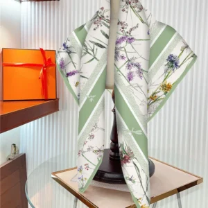 Foulard Carmen en soie de haute qualité pour femme