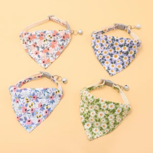 Foulard fleuri en soie pour femme