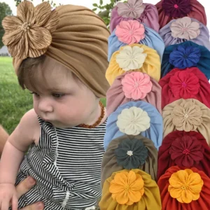Turban fleur enfant en coton rose avec des fleurs brodées