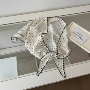 Foulard à pois femme en soie douce