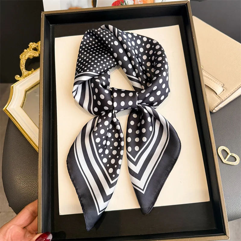 Foulard à Pois Noir – Image 3